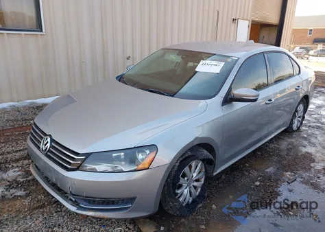 2013 Volkswagen Passat S z USA, uszkodzony, nr VIN 1VWAP7A36DC082920